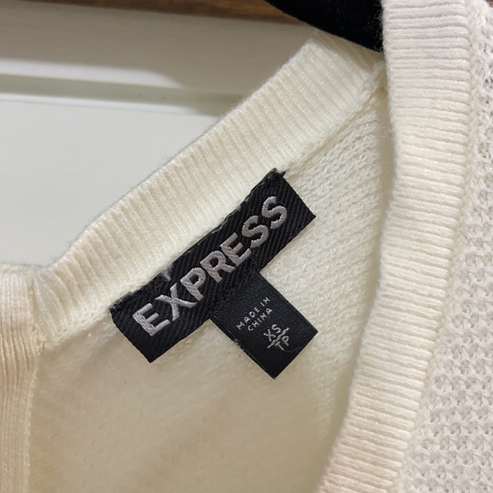 Express Sweater - Picture 6 of 6